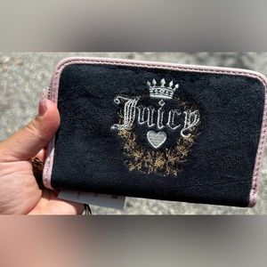 Juicy Couture Black/Pink Velvet Heritage Multicompartment Bifold Wallet